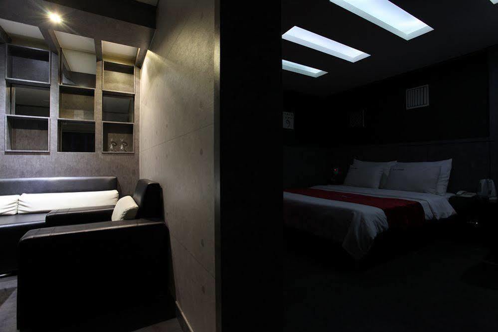 Hotel Tomgi Сеул Экстерьер фото