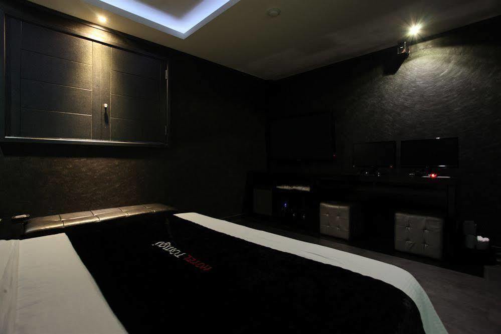 Hotel Tomgi Сеул Экстерьер фото