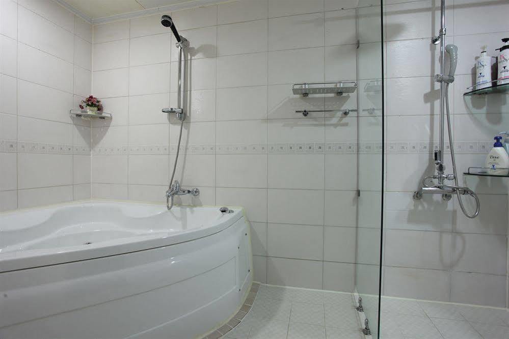 Hotel Tomgi Сеул Экстерьер фото