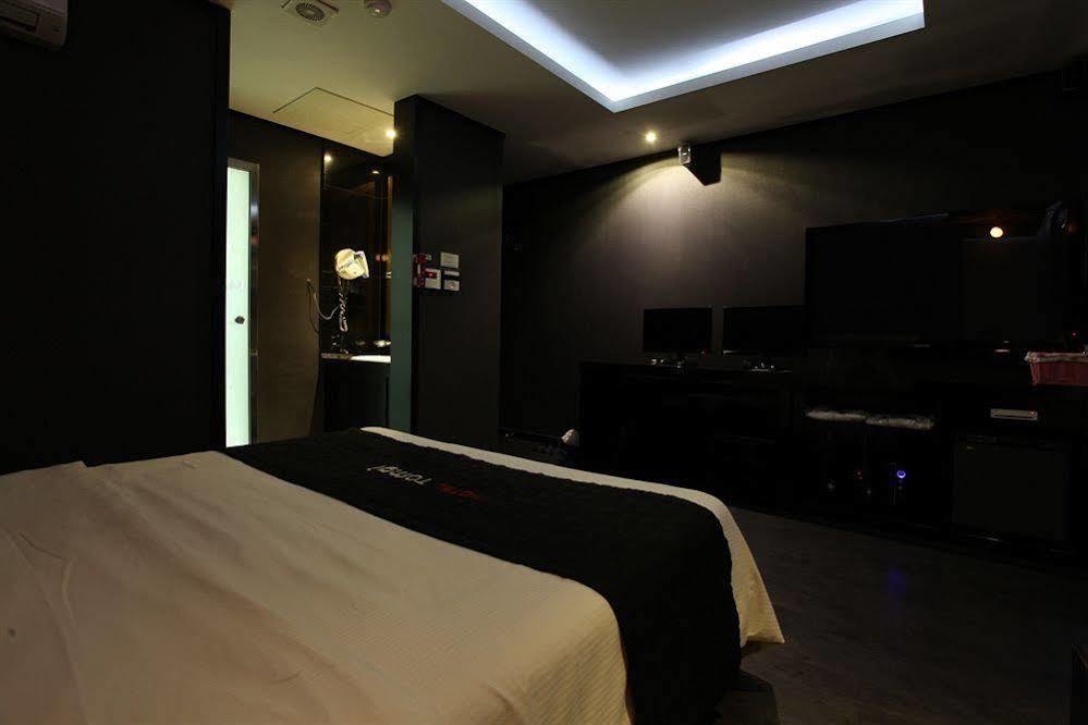 Hotel Tomgi Сеул Экстерьер фото